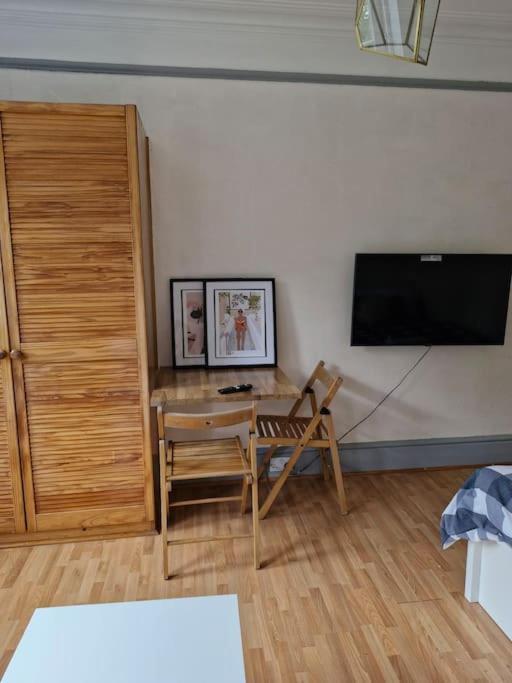 Bright Studio Apartment In A Perfect Location London Exteriör bild